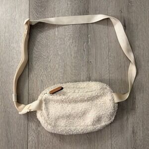Vera Bradley Sherpa Belt Bag White Fleece Waist Pack Adjustable Strap